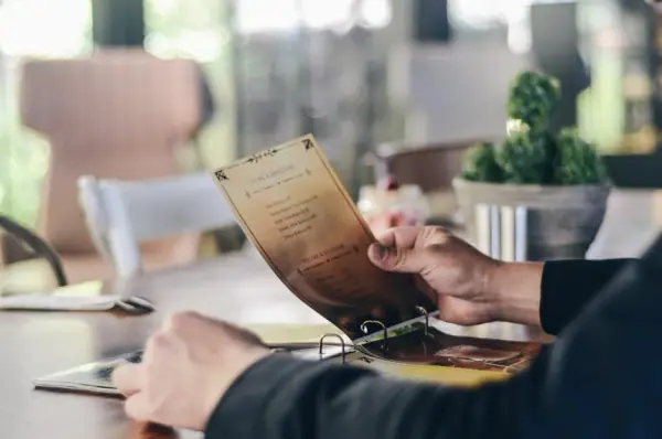 Restaurant customer reviews: examples of positive reviews to boost your restaurant