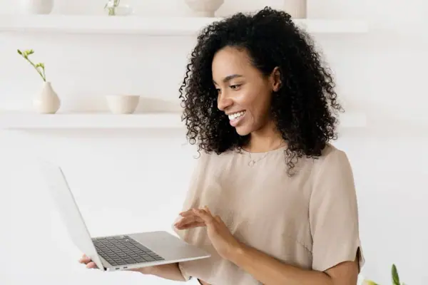 Seguimiento de reseñas de clientes: guía de KPI y gestión de reseñas y feedback para mejorar tus reseñas y la satisfacción del cliente